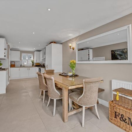 Stylish 3 Bedroom Townhouse For 5 Guests, Set In The Medieval Grid With Off Street Parking Bury St. Edmunds Esterno foto