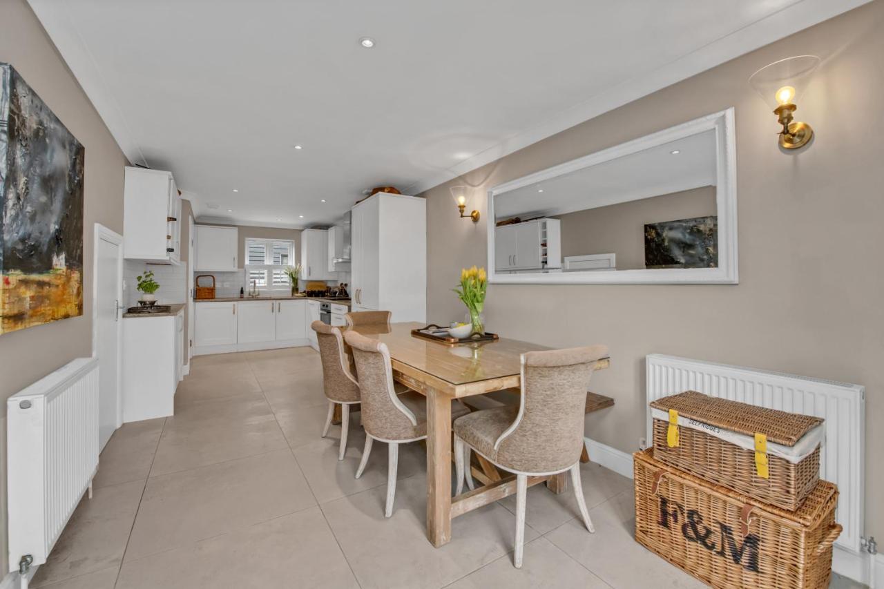 Stylish 3 Bedroom Townhouse For 5 Guests, Set In The Medieval Grid With Off Street Parking Bury St. Edmunds Esterno foto