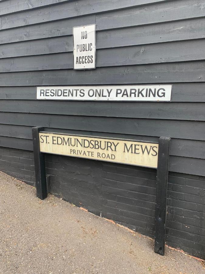 Stylish 3 Bedroom Townhouse For 5 Guests, Set In The Medieval Grid With Off Street Parking Bury St. Edmunds Esterno foto