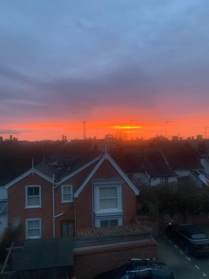 Stylish 3 Bedroom Townhouse For 5 Guests, Set In The Medieval Grid With Off Street Parking Bury St. Edmunds Esterno foto