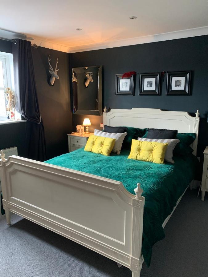 Stylish 3 Bedroom Townhouse For 5 Guests, Set In The Medieval Grid With Off Street Parking Bury St. Edmunds Esterno foto