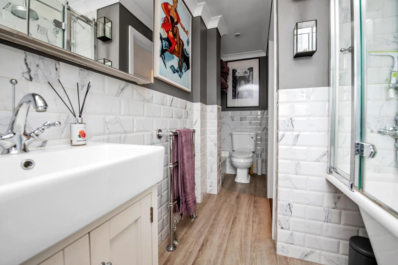 Stylish 3 Bedroom Townhouse For 5 Guests, Set In The Medieval Grid With Off Street Parking Bury St. Edmunds Esterno foto