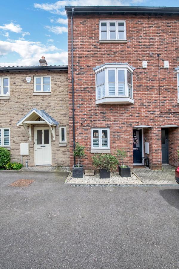 Stylish 3 Bedroom Townhouse For 5 Guests, Set In The Medieval Grid With Off Street Parking Bury St. Edmunds Esterno foto
