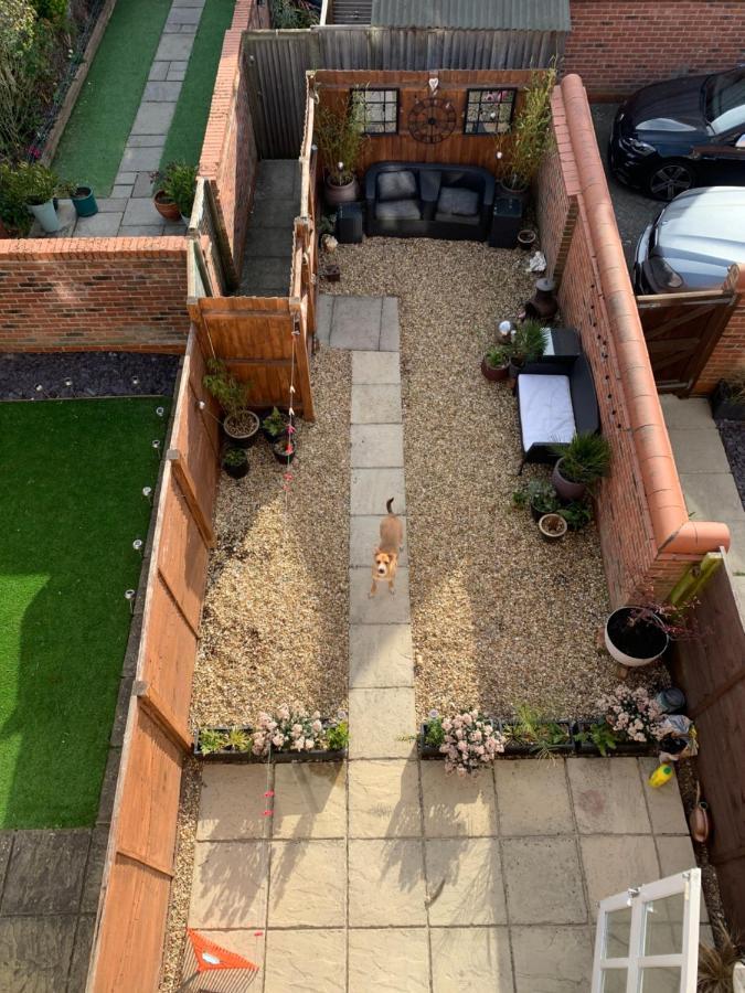 Stylish 3 Bedroom Townhouse For 5 Guests, Set In The Medieval Grid With Off Street Parking Bury St. Edmunds Esterno foto